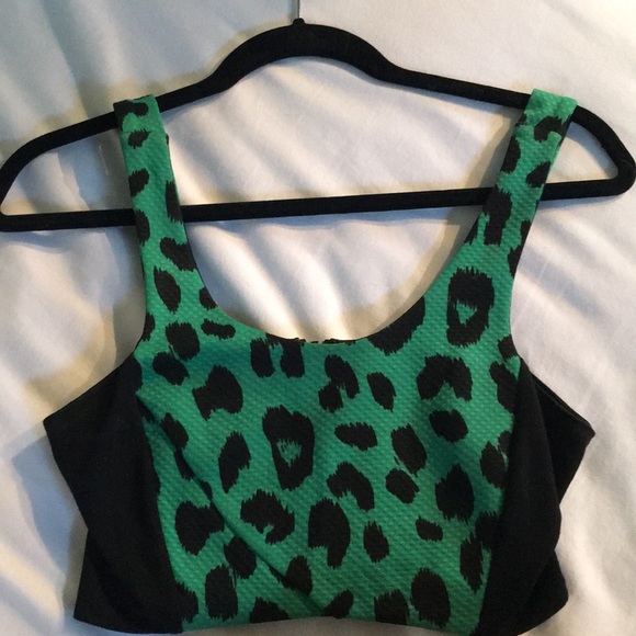 Leo green crop - Picture 1 of 3